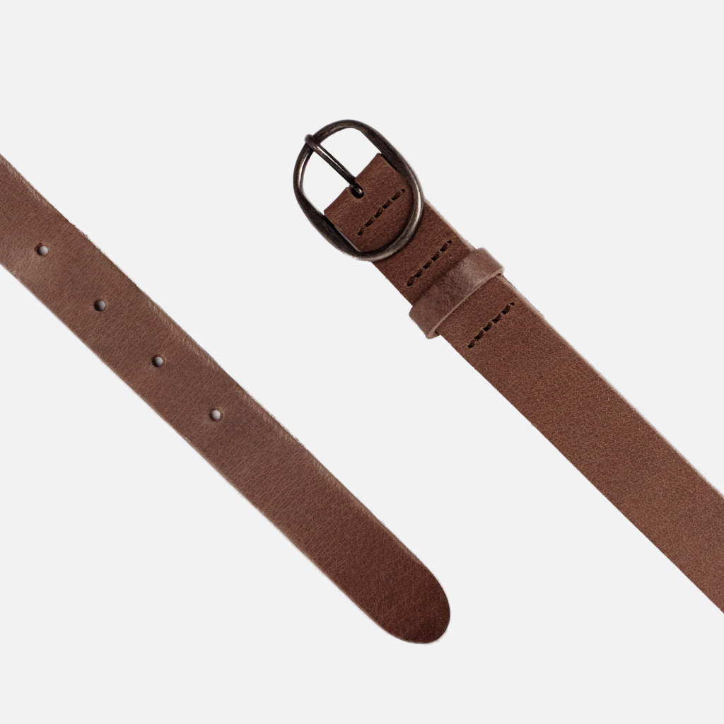 Yade Womens Leather Waist Belt in with Gold Oval Buckle