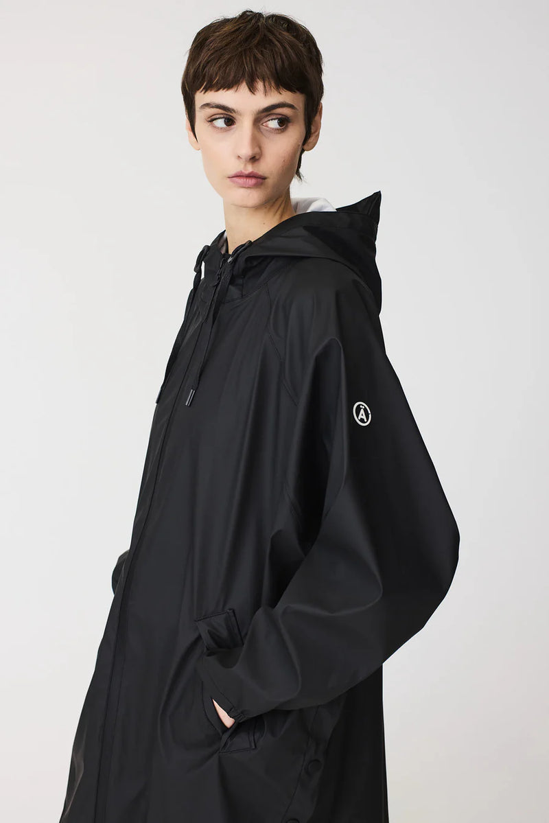 tanta-sky-raincoat-black