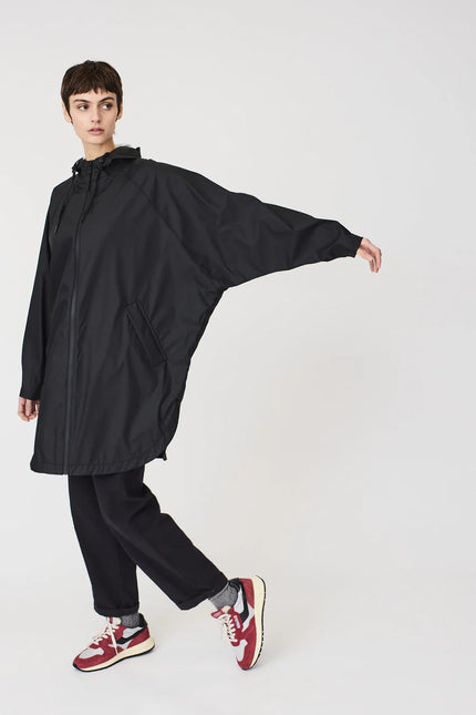 tanta-sky-raincoat-black