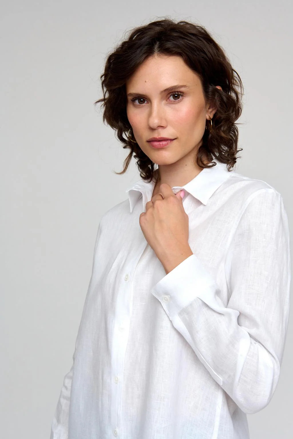 131079-Tinta-y-Bariloche-Women_s-linen-Obejo-Shirt-White