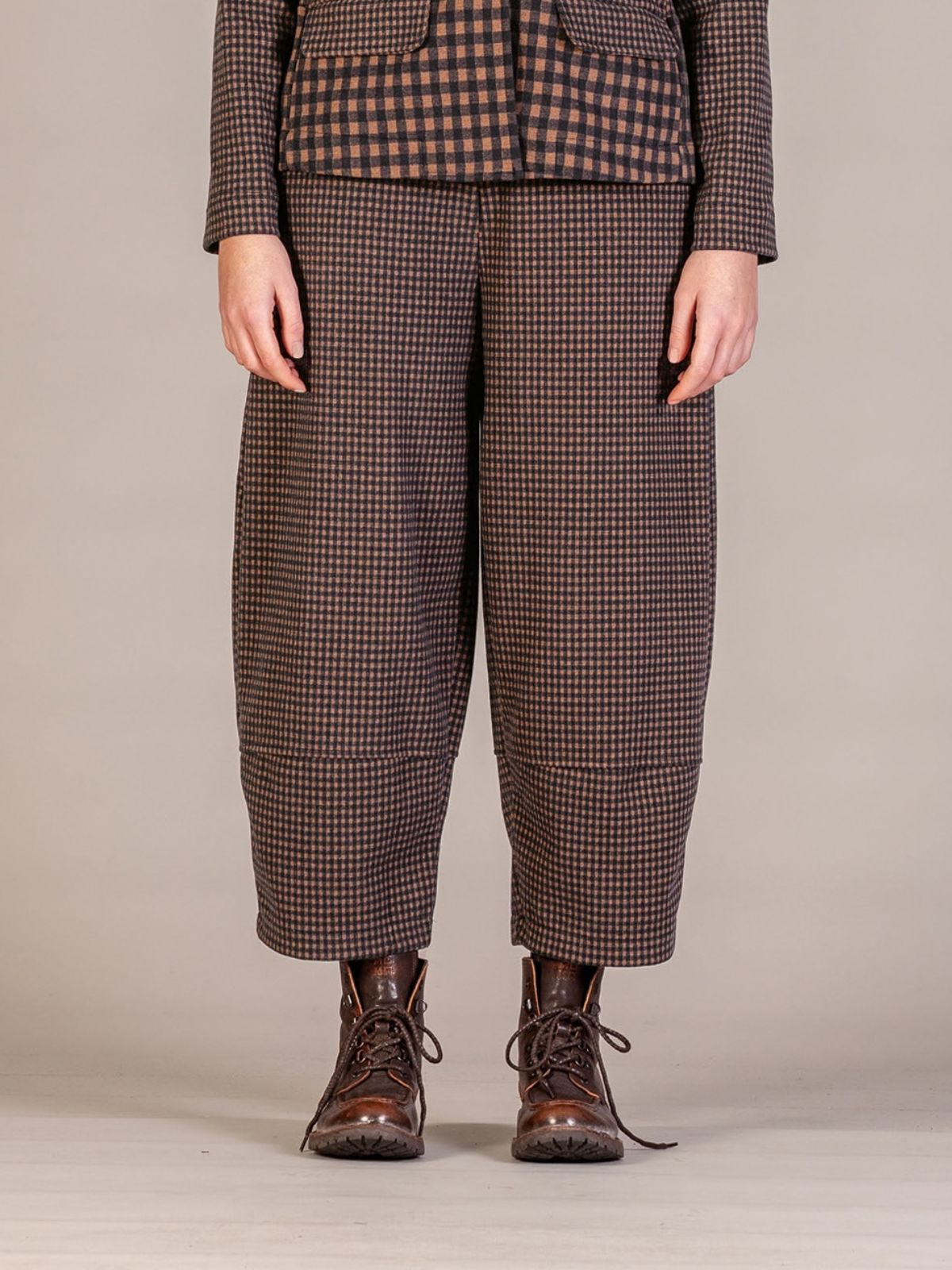 Mama B - Women's BIMIRA JQ Trousers in Notte Small Check
