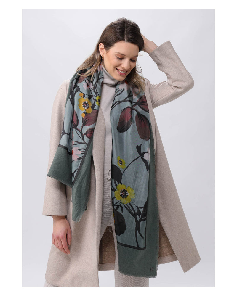 FRAAS - Patchwork Stole Wwith Flower Print - Misty Blue