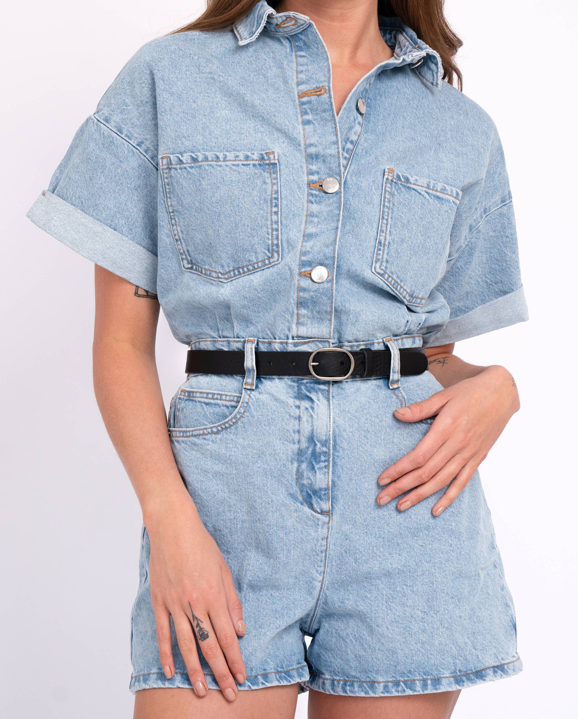 Yade Womens Leather Waist Belt in with Gold Oval Buckle