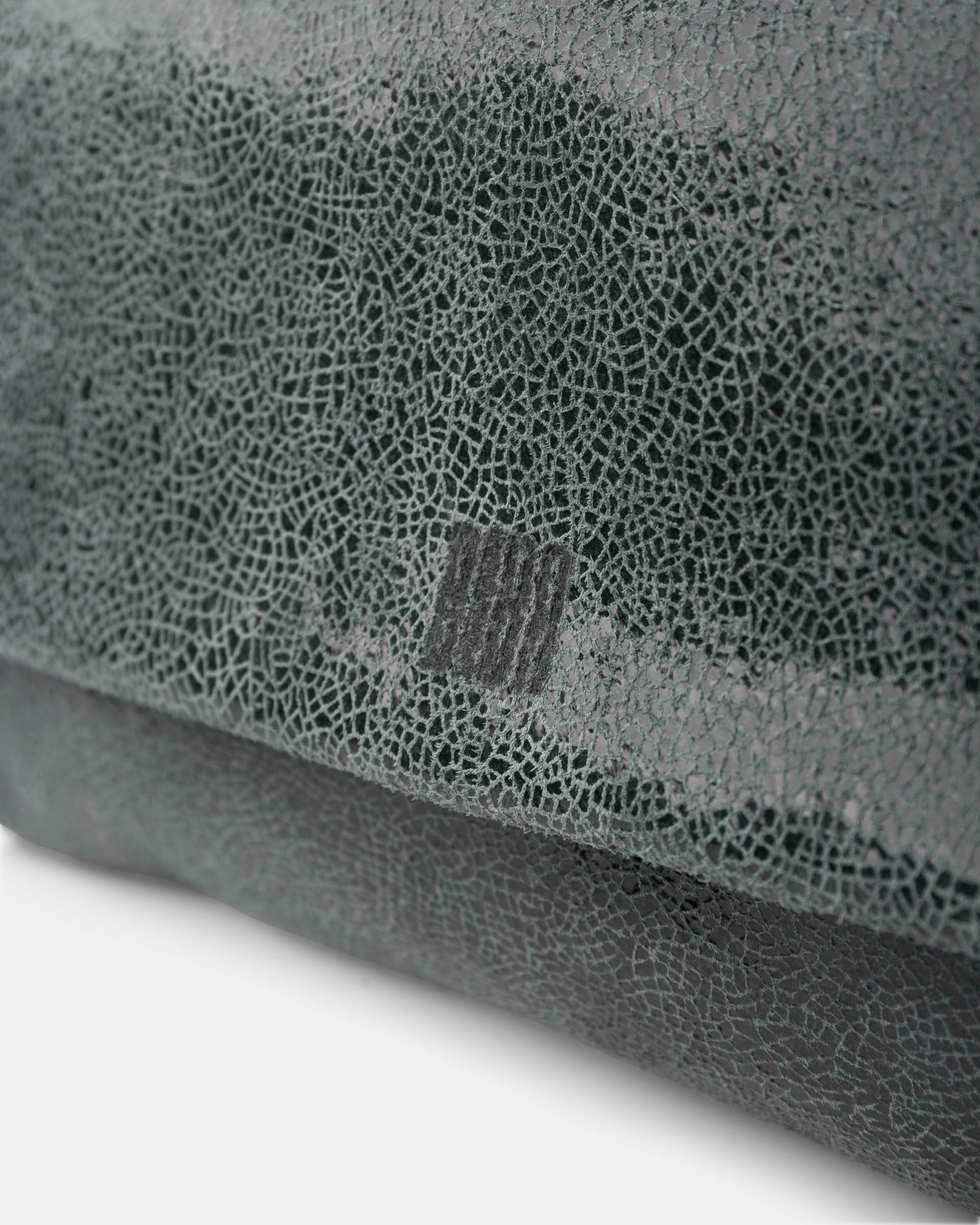 Biba-Cross-Body-Bag-Chester-CEC3L_01_A7-Crackled-Petroleum