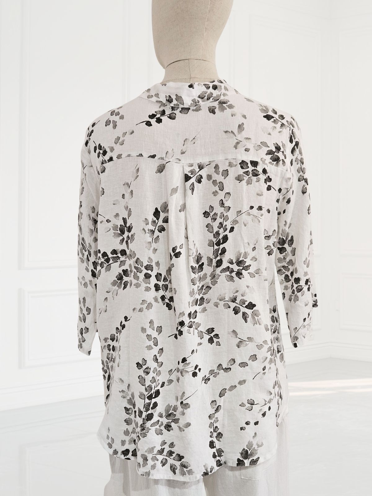 Blueberry - Women's- Korean- Collar -Linen -Shirt -WHITE -with -ANTHRACITE -WISTERIA -PRINT - 24007-2