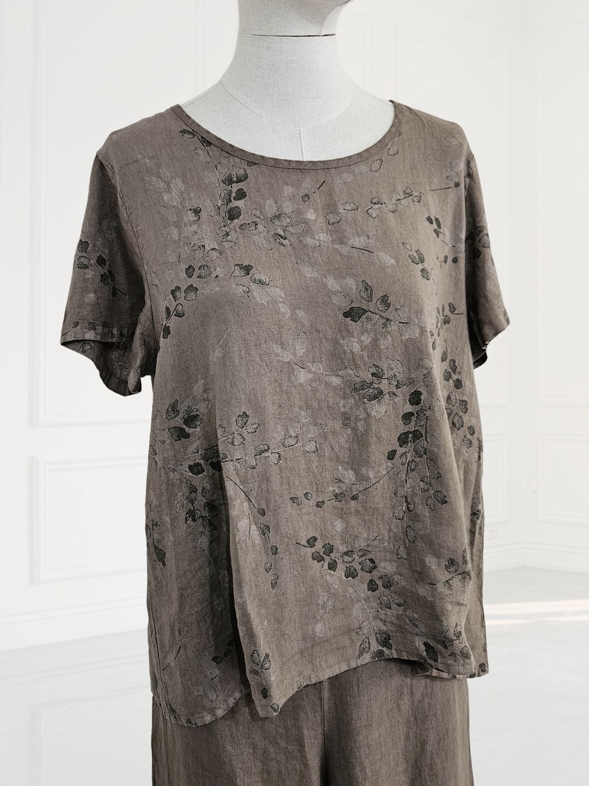 Blueberry-SS26 - Women's -Print -Linen- T-shirt -FANGO- with -ANTRACITE -WISTERIA -PRINT- 9758 - 7-Kings-Road-Fashions