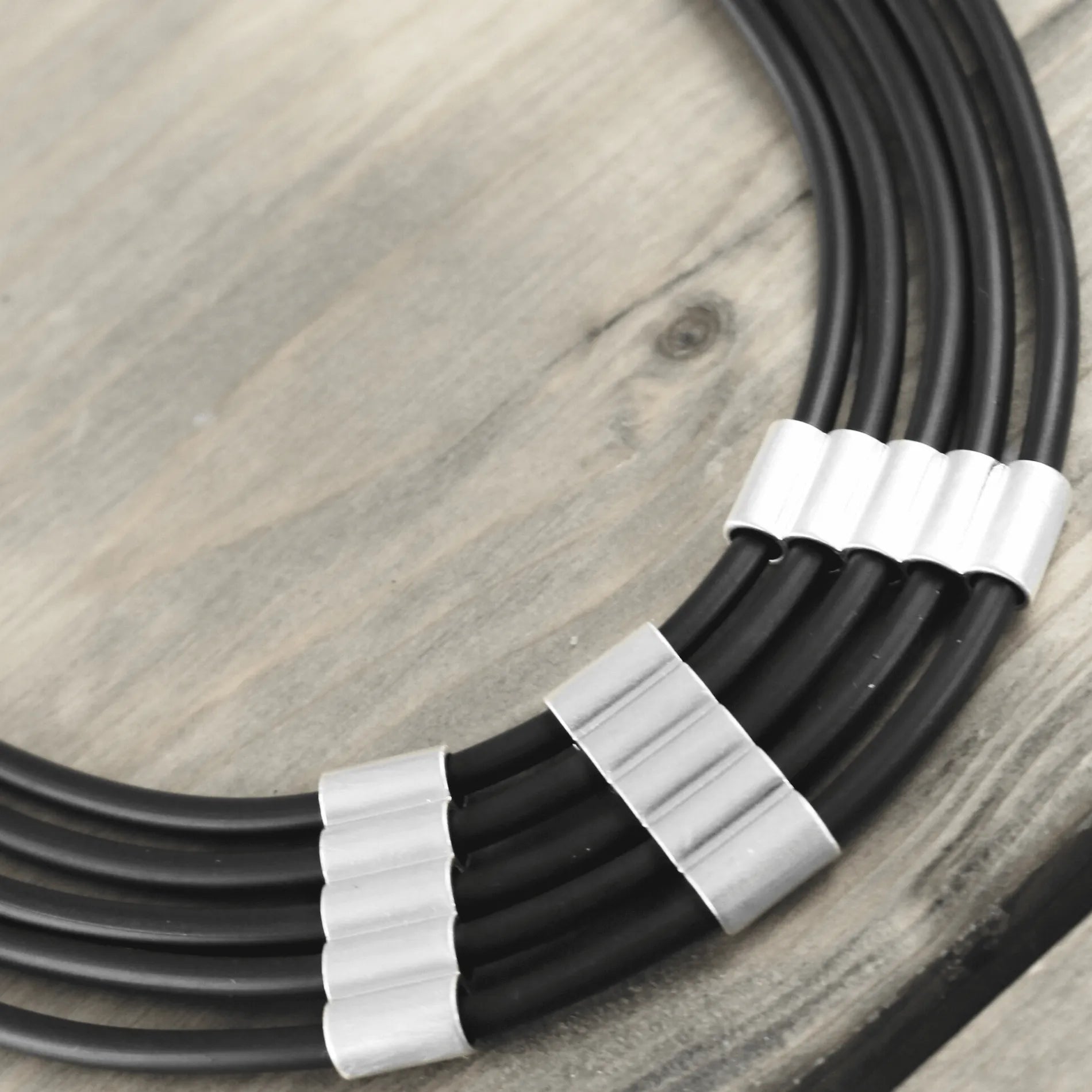 DNSK-Alaya-Leather-Silver-Necklace-9C2307006
