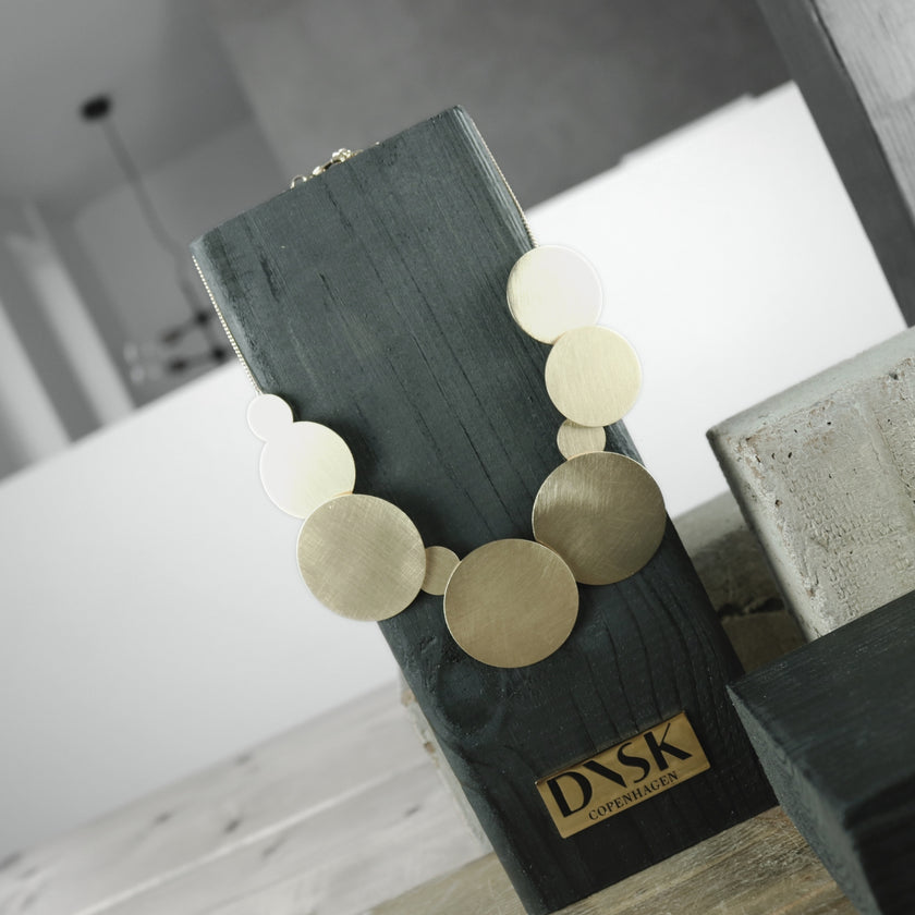 DNSK-Alaya-Short-Circle-Necklace-Gold-9C2401003