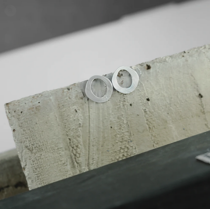 DNSK-Alaya-INSTORE-Womens-Organic-Single-Circle-Earring-Silver-Plating-4