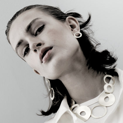 DNSK-Alaya-Short-Organic-Circle-Necklace-Silver-9C2401002