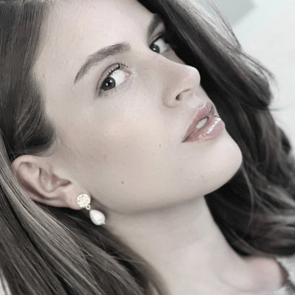 DNSK-Audrey-Dot-Post-Pearl-Earring-Silver-3C2507009-2