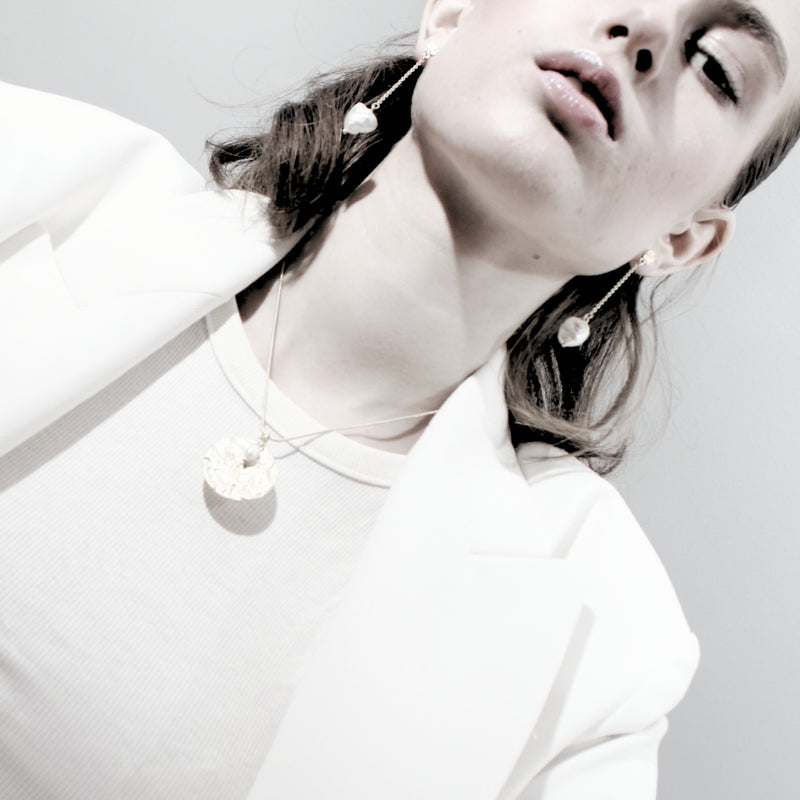 DNSK-AudreyAdjustableDotPearlNecklace-Gold-9C2401066_2