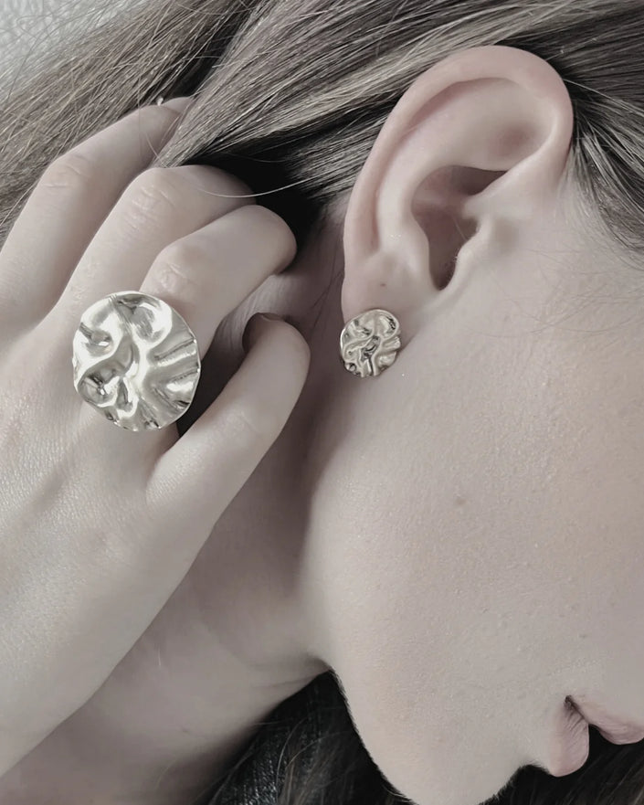 DNSK Elysian Irregular Curve Earring Gold 3C2601050