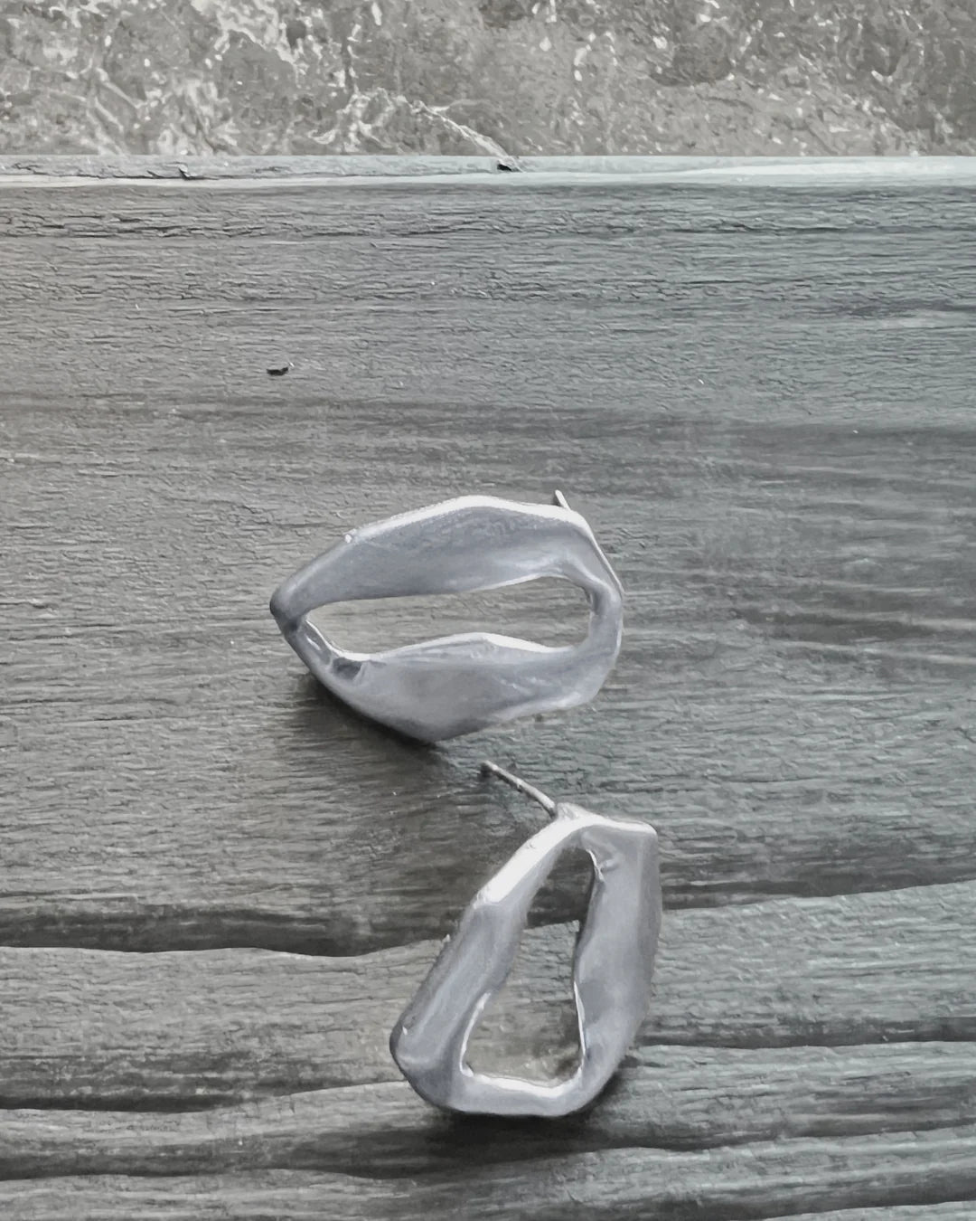 DNSK -Elysian- Link -Fluid- Post -Earring -Silver -3C2601045-1