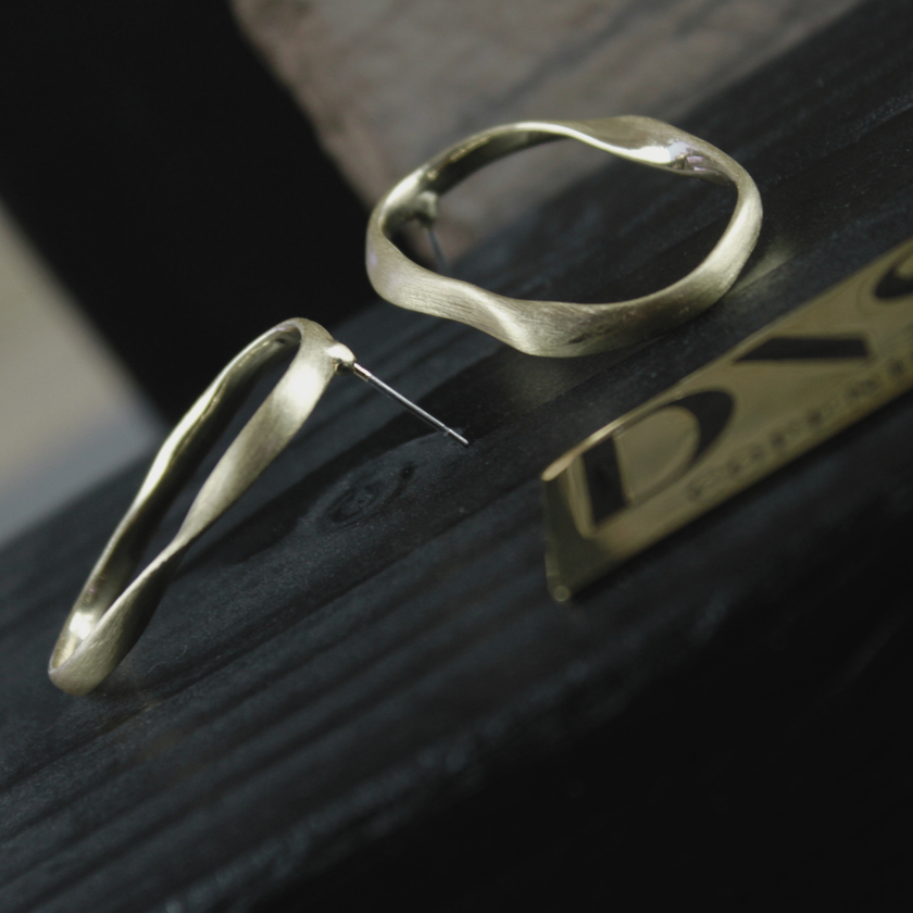 DNSK-Elysian-Organic-Statement-Earring-Gold-3C2501023