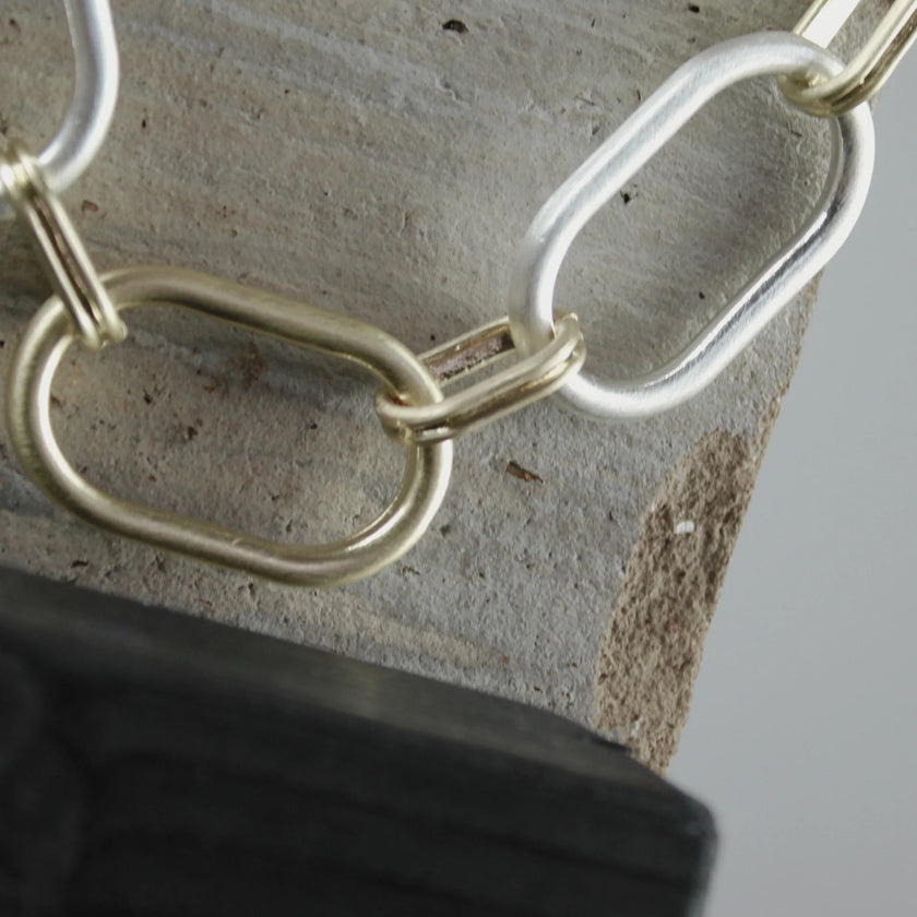 DNSK-Short-Statement-Oval-Ring-Necklace-Gold-Plating-9C2501026