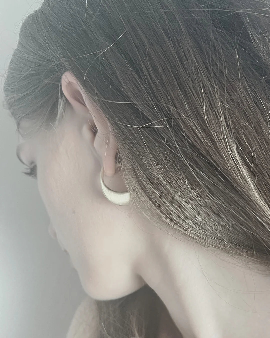 DNSK -Tara -Coil -Hoop -Earring-Gold- 3C2601012-1
