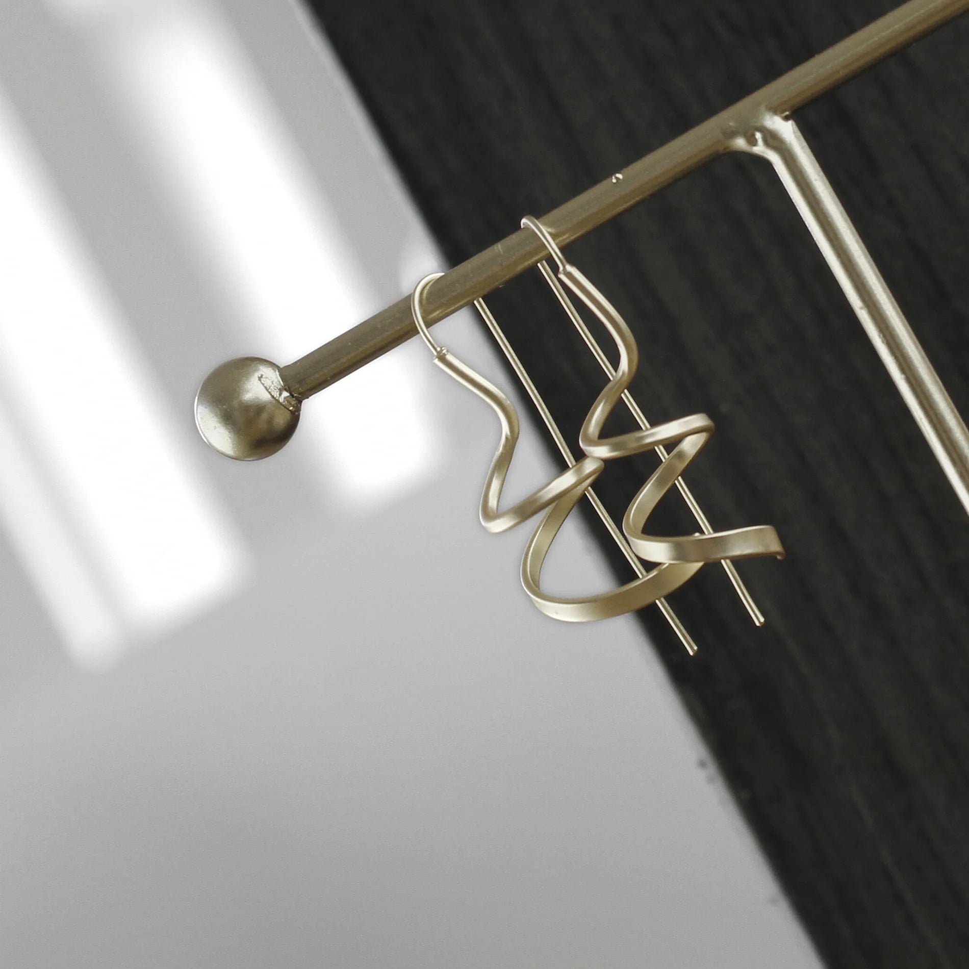 Dansk Copenhagen - Tara Mini Spinning Earring Gold Plating - 3C2307033