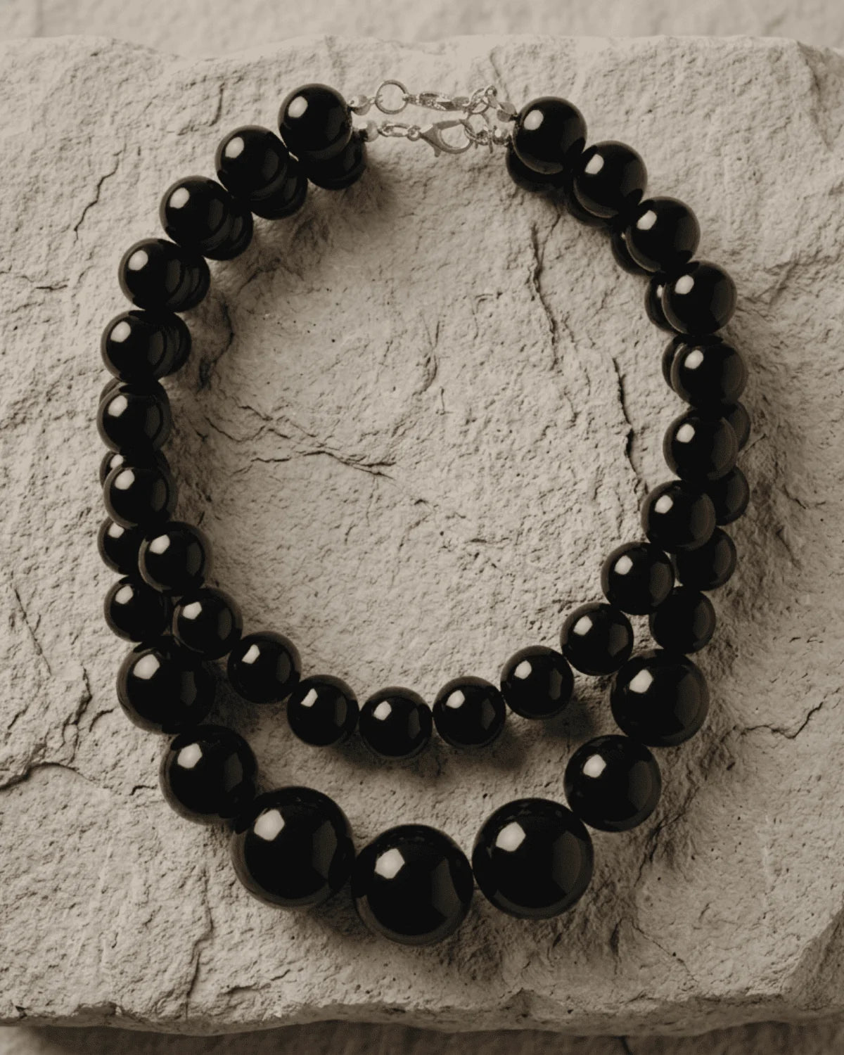 DNSK - Lisa short 2-in-1 Resin Necklaces in Black 9W2605004