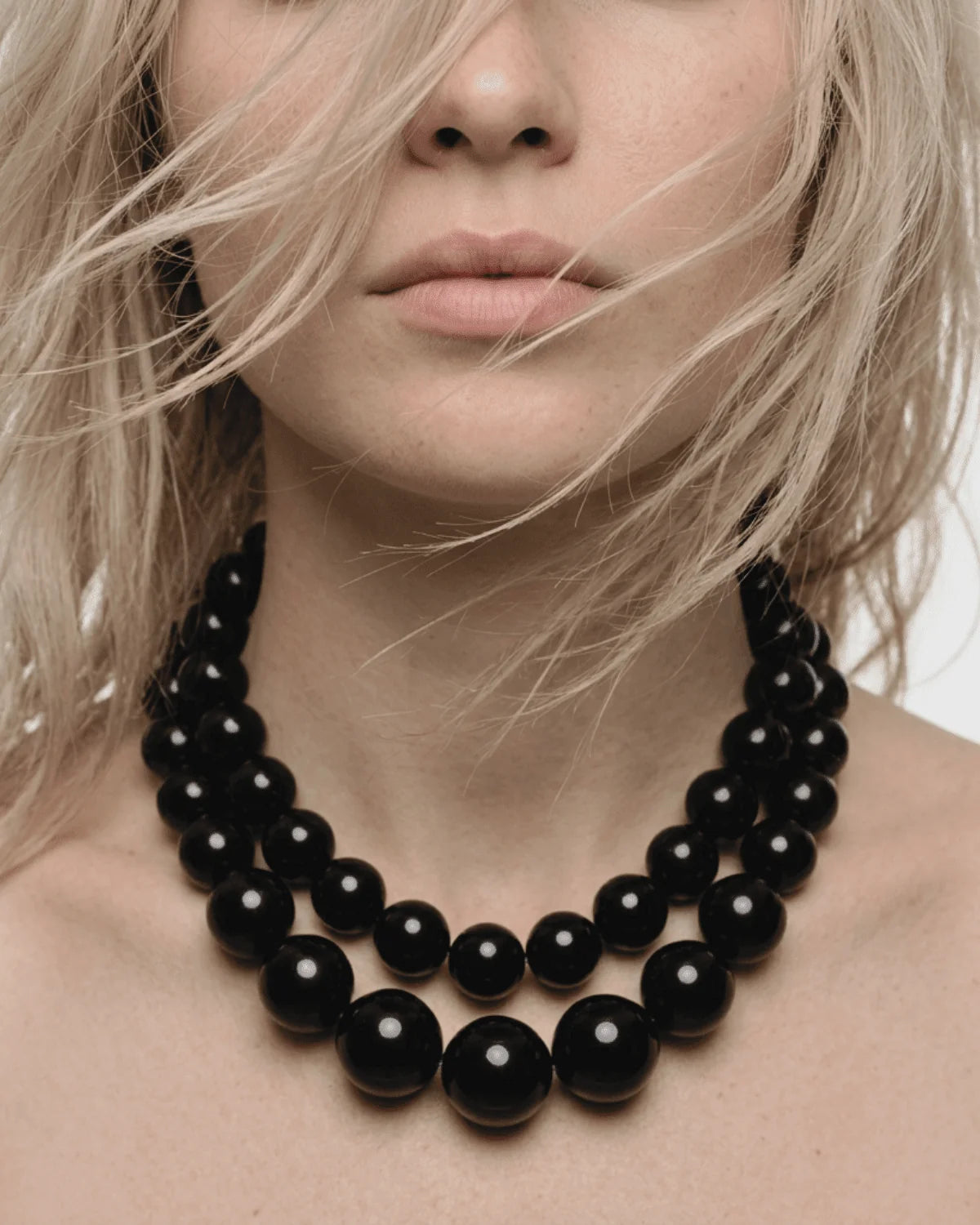 DNSK - Lisa short 2-in-1 Resin Necklaces in Black 9W2605004