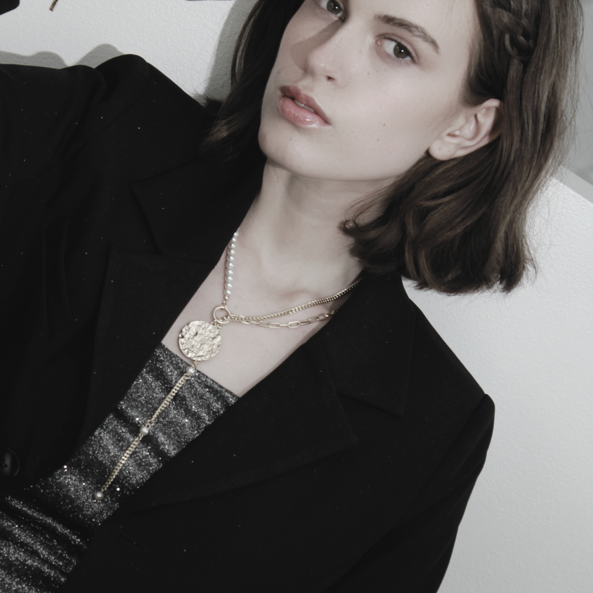 DNSK-Audrey-Short-Dot-Pearl-Necklace-Gold-9C2407054