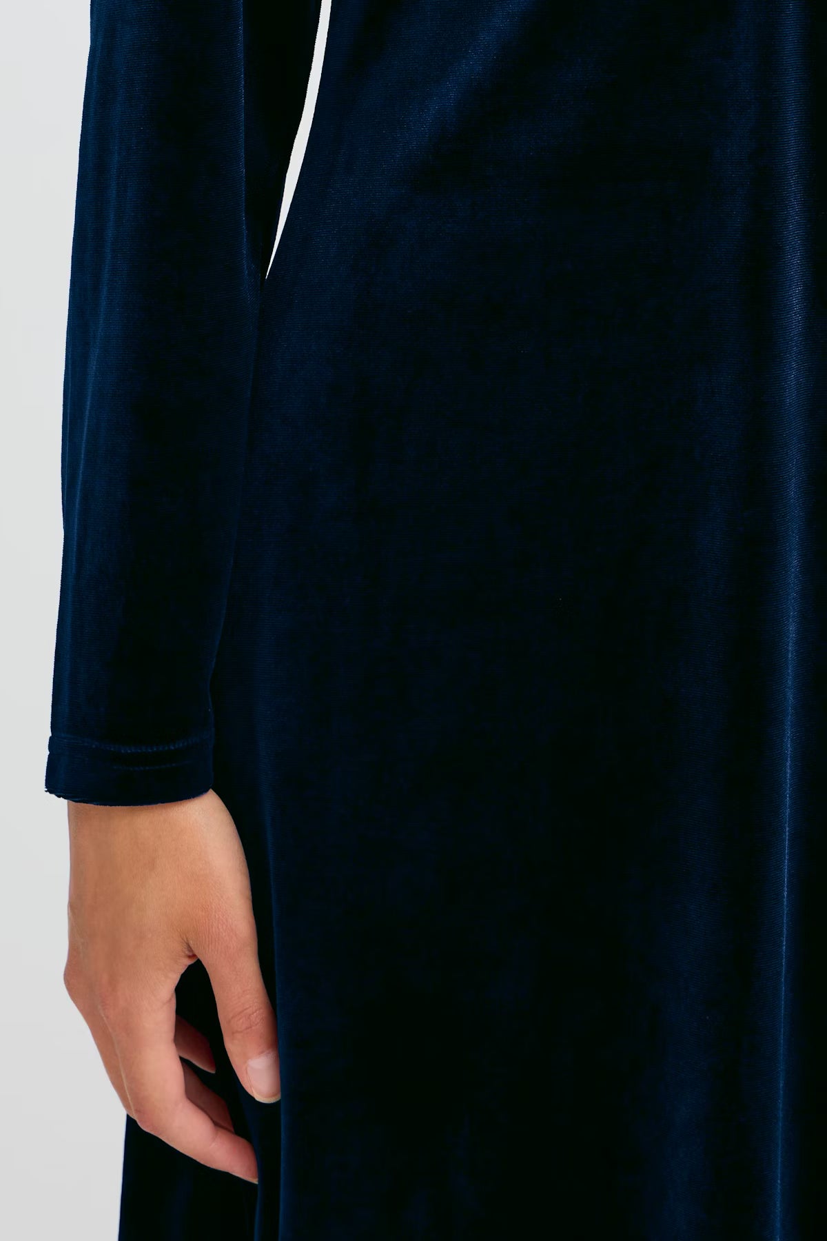 Fransa-AW25-womens-clothing-FRCASSANDRA-Velvet-Dress-night-8