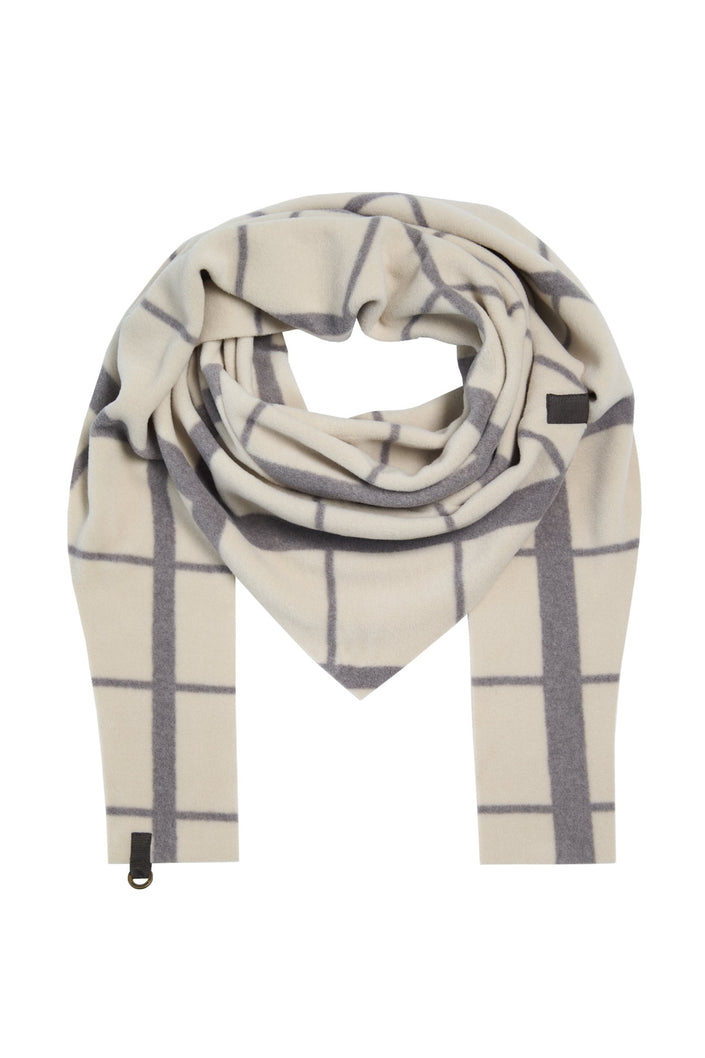 Henriette-Steffensen-AW25-HSCPH-Womens-Fleece-4051P-SCARFTRIANGLE-CLANPRINTKIT780-Extra0