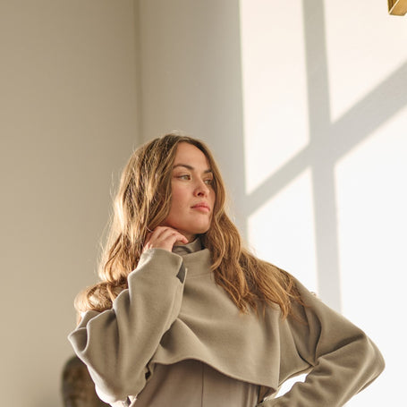 Henriette-Steffensen-AW25-HSCPH-Womens-Fleece-Cropped-Sweater-1372-SHORTPULLOVER-ELEPHANT654-Extra3