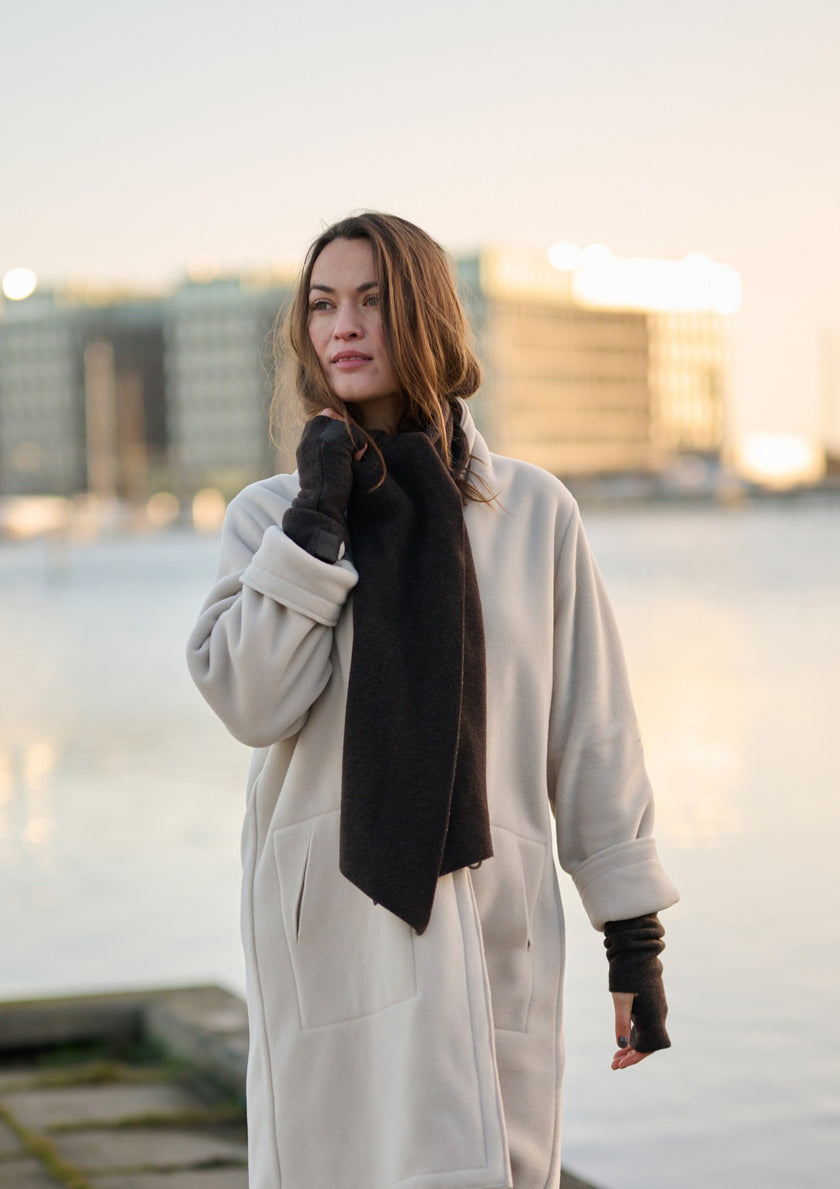 Henriette-Steffensen-HSCPH-6022-Womens-Fleece-AW25-WRIST-WARMER-CHOKOLATE-844-Extra1