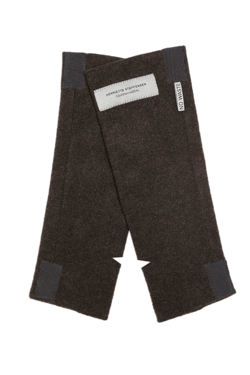 Henriette-Steffensen-HSCPH-6022-Womens-Fleece-AW25-WRIST-WARMER-CHOKOLATE-844
