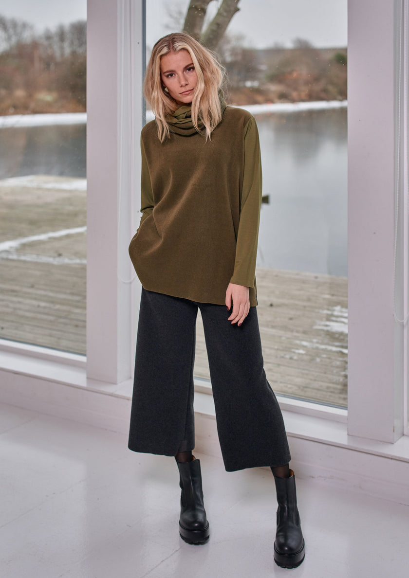 Henriette-Steffensen-AW25-HSCPH-Womens-Fleece-Trousers-2115-SOFTBLACK914-