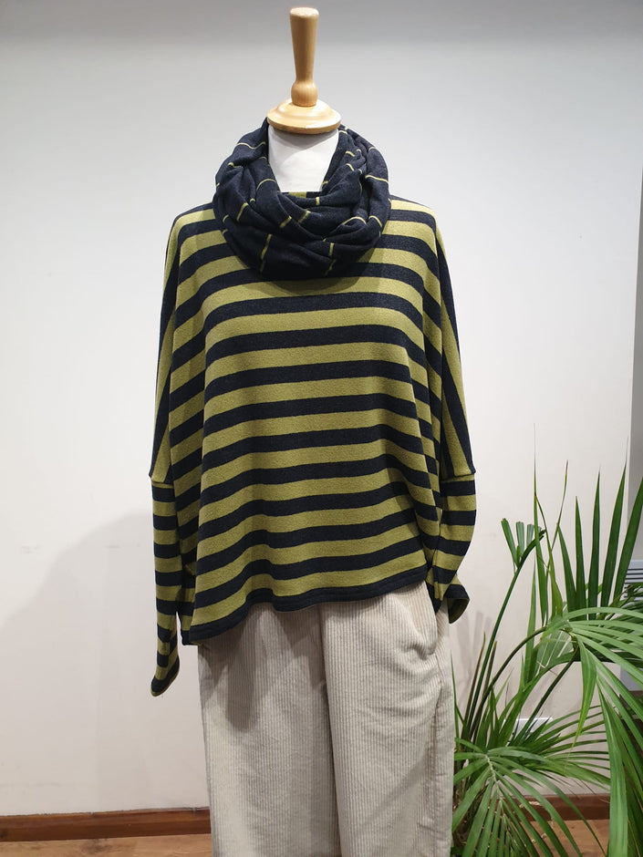 Neirami - Women's Boxy Sleeved Fleece B136ST Wide Stripe Olive