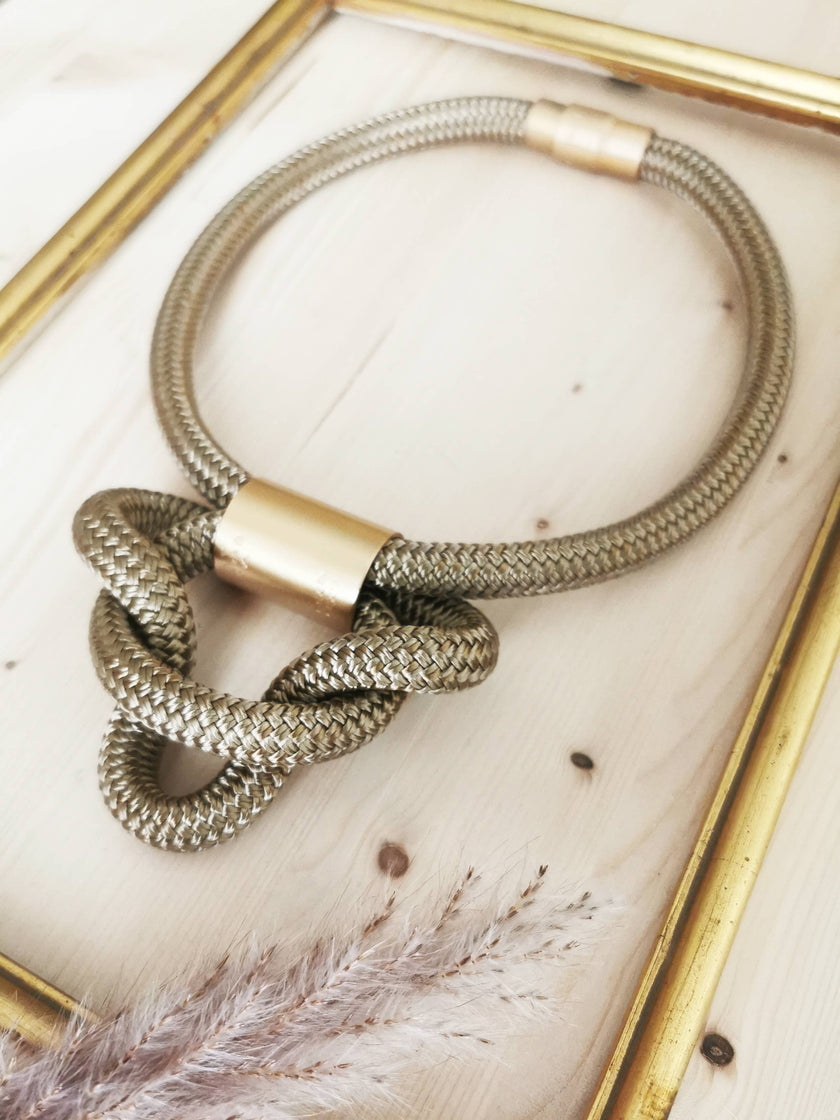INSIDE-Customisable-Necklace-Hemp-with-Satin-Gold-Carlotta-Scarbeo-2