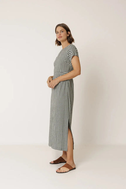 Indi+and-Cold-SS26-womens-gingham-dress-VV26AD149-1