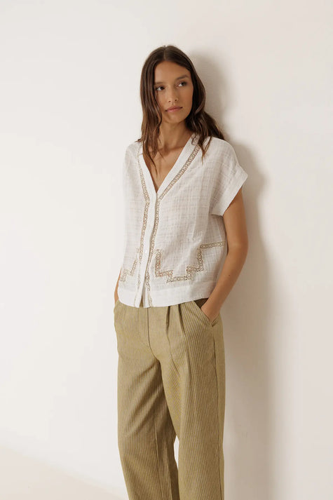 Indi_and-Cold-SS26-womens-trousers-khaki-VV26MI270