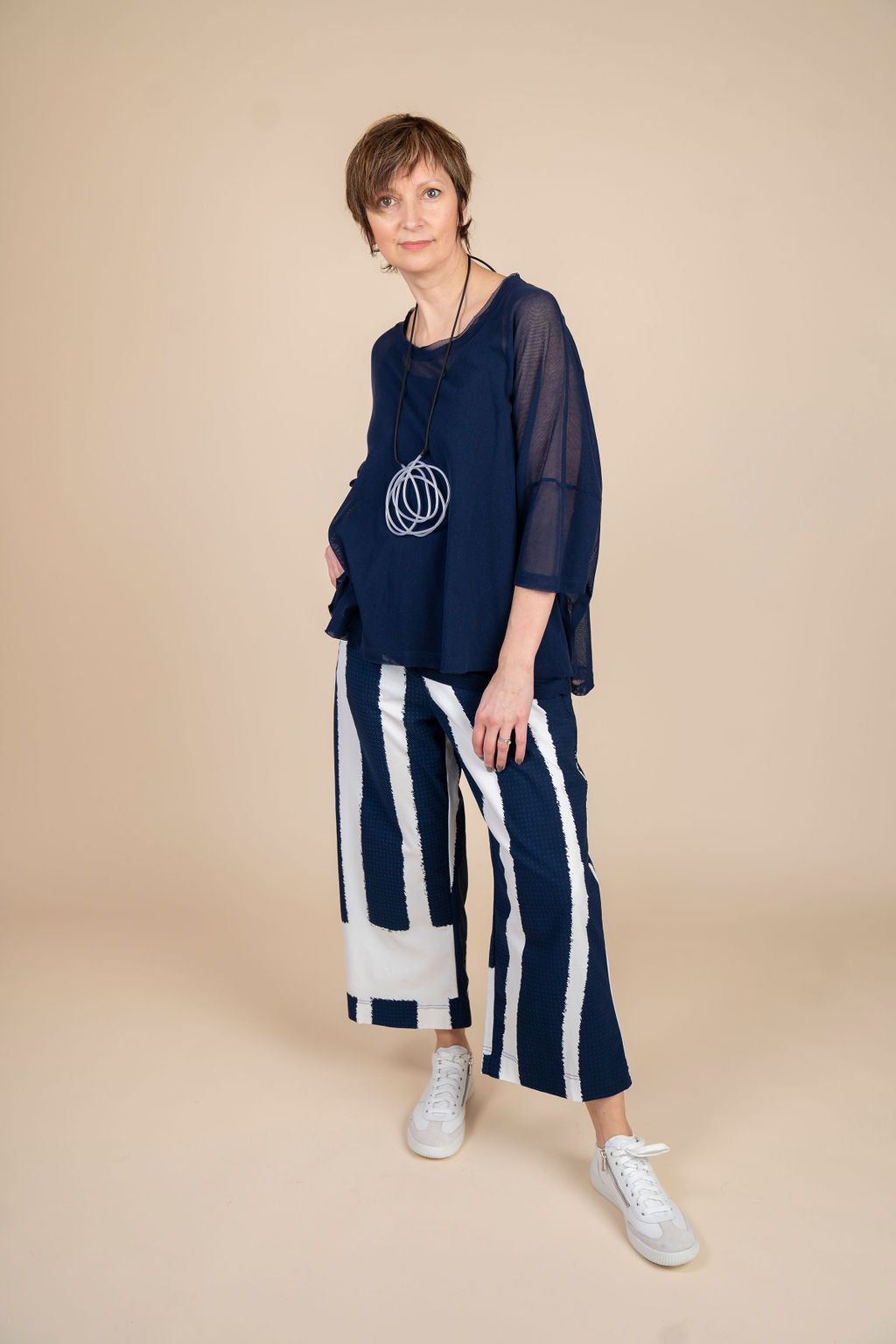 Kings-Road-Fashions-Rundholz-Women-s-T-shirtin-Navy-3340511