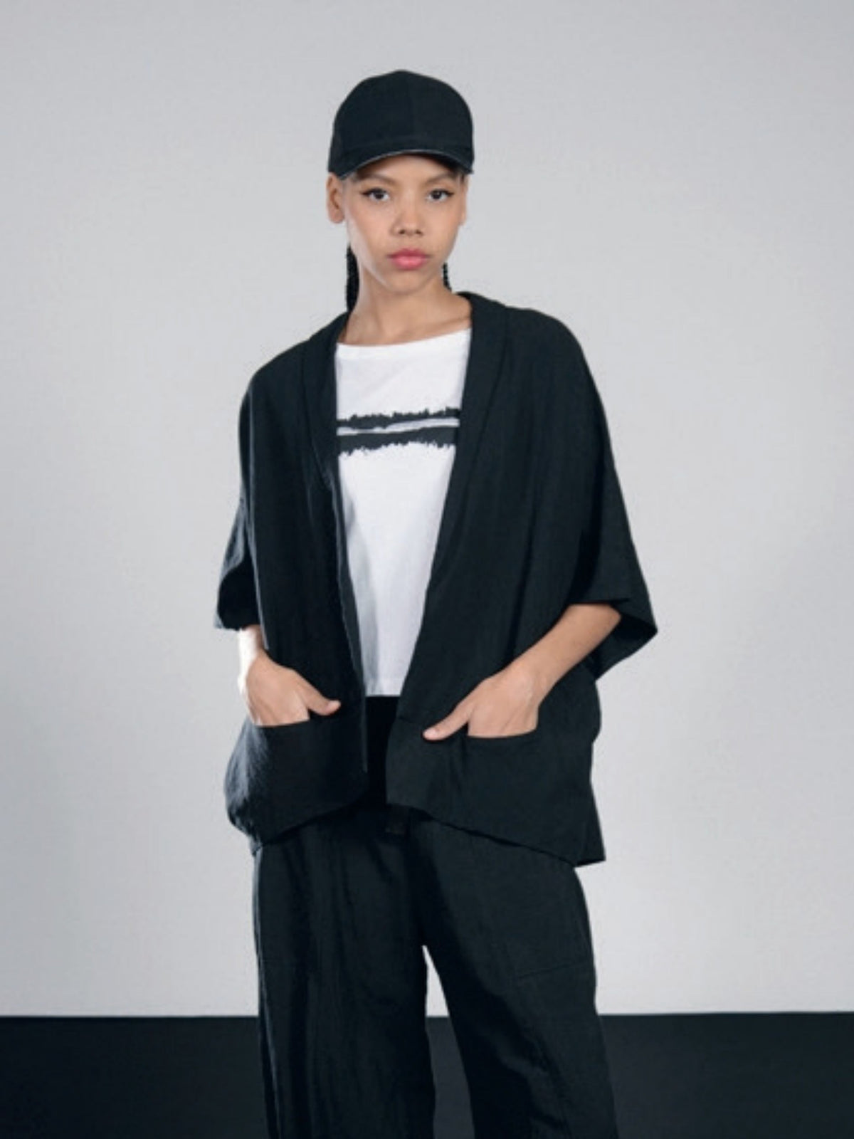 Lurdes-Bergada-AW25-Women_s-Linen-Blend-Black-Jacket-M25-020-1