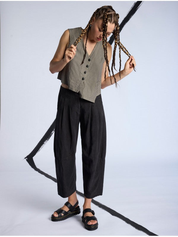 Lurdes-Bergada-Women_s-SS26-Lyocell-Trousers-U26020-black-Kings-Road-Fashions