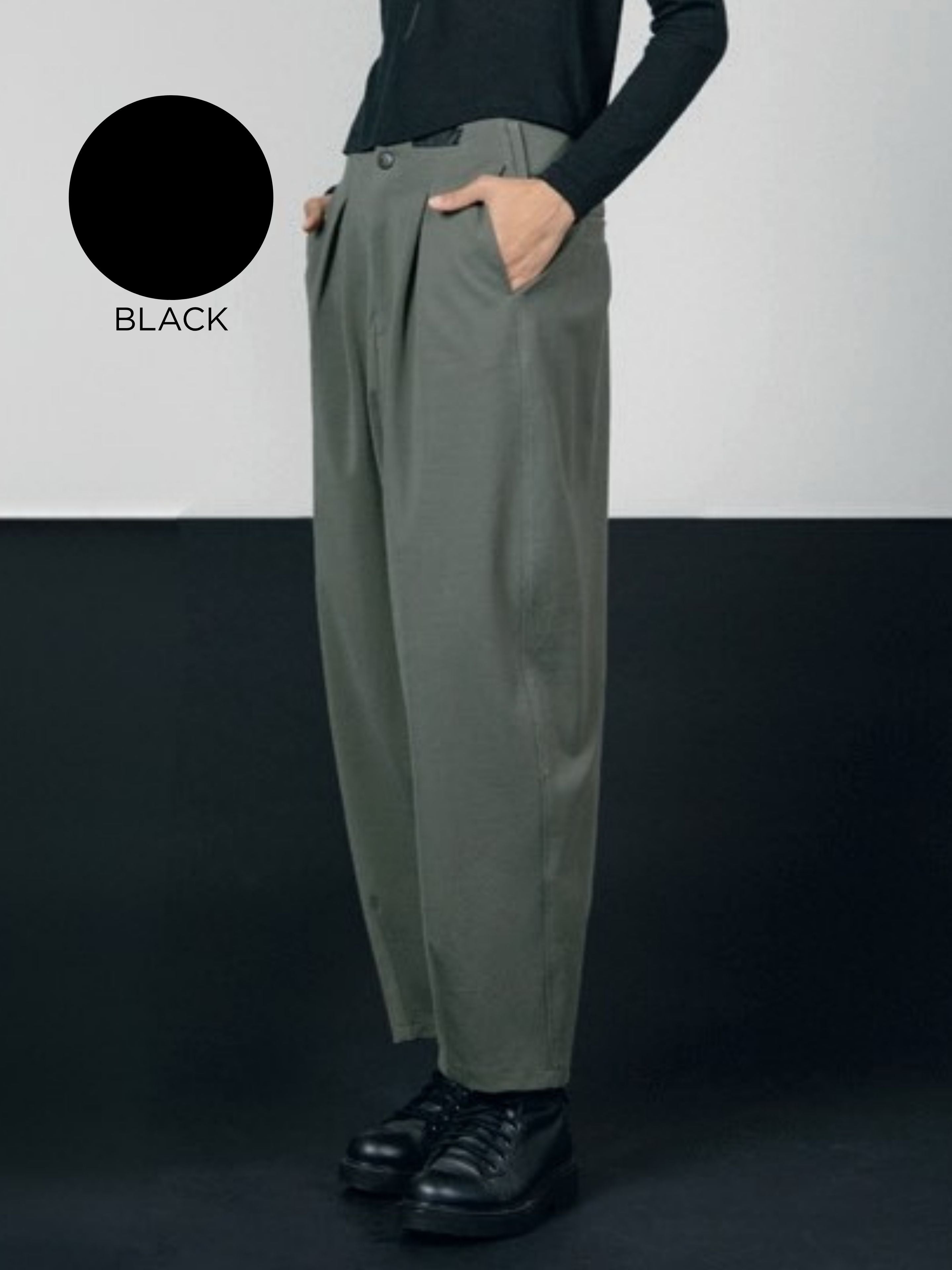 Lurdes-Bergada-AW25-Women_s-Pleat-Front-Trousers-Black-M25-140