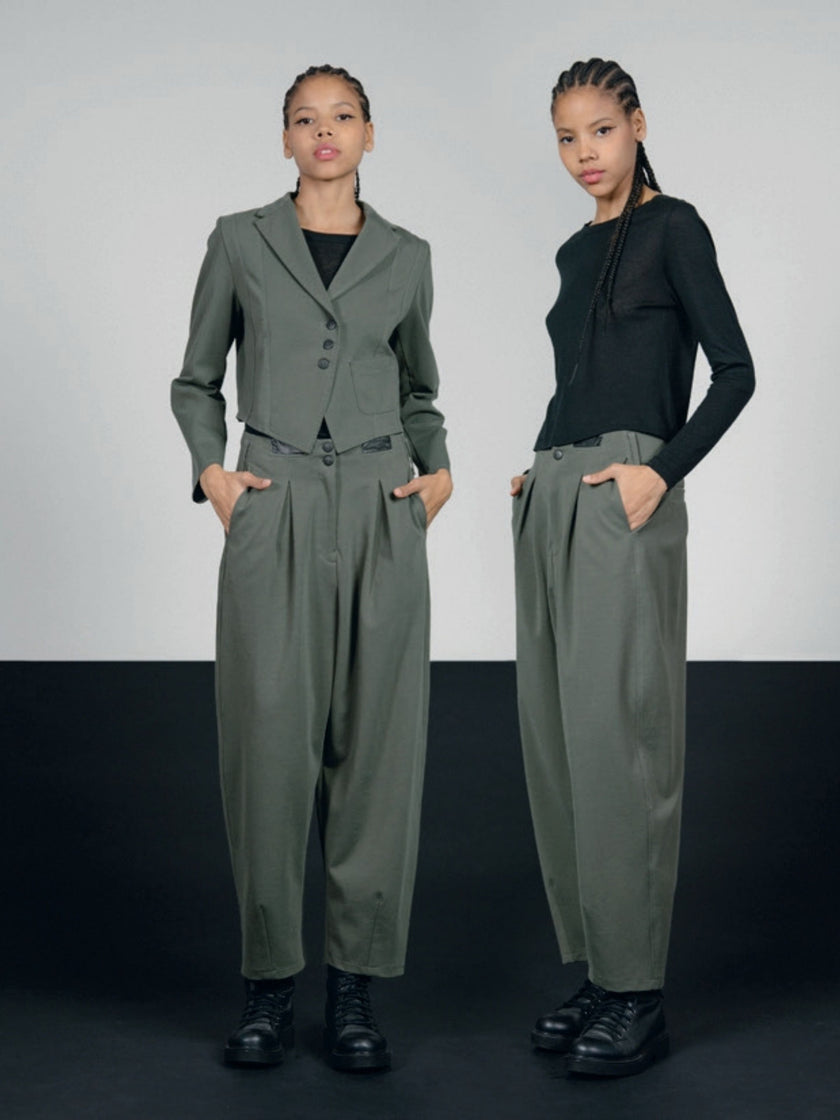 Lurdes-Bergada-AW25-Women_s-Pleat-Front-Trousers-Moss-M25-140
