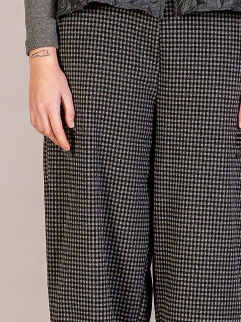 Mama B AW26 - Women's RIMA JQ Trousers in Grigio Small Check, Kings Road Fashions, Leighton Buzzard, UK
