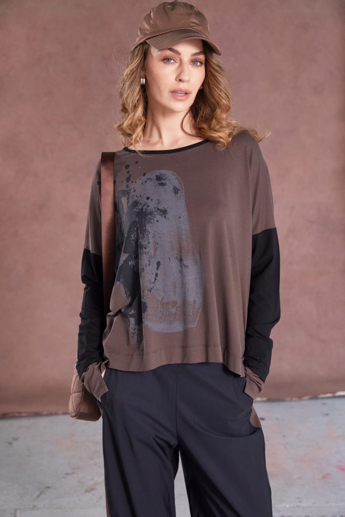 naya-womens-placement-print-top-with-contrast-binding-and-sleeves-naw25308-in-cocoa-black