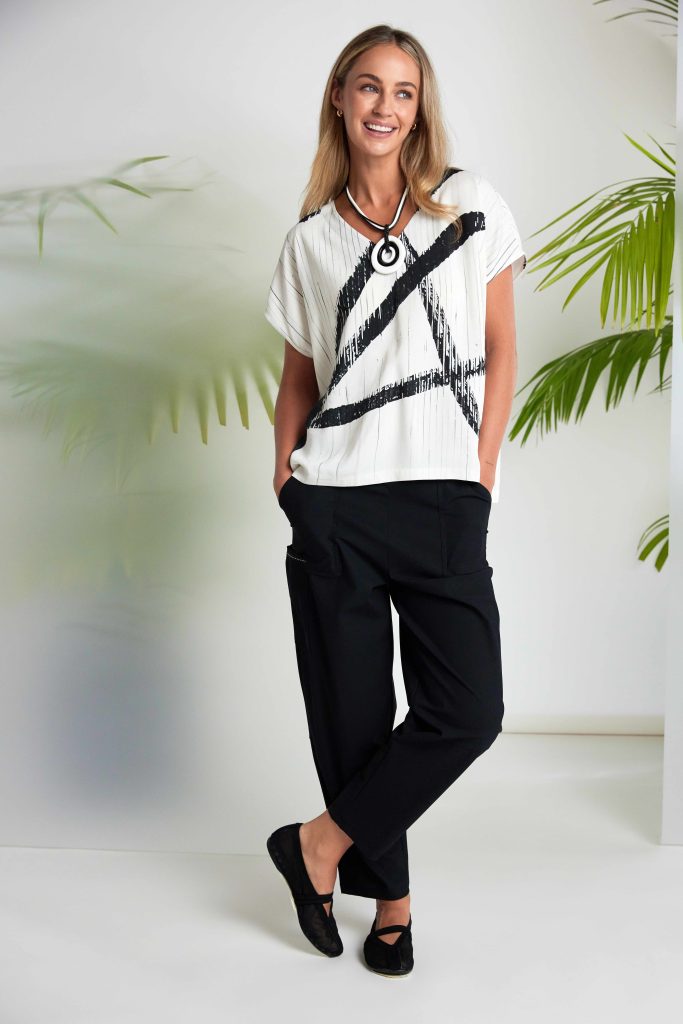Naya-brush-stroke-print-v-neck-top-NAS26-319-X-GS-0