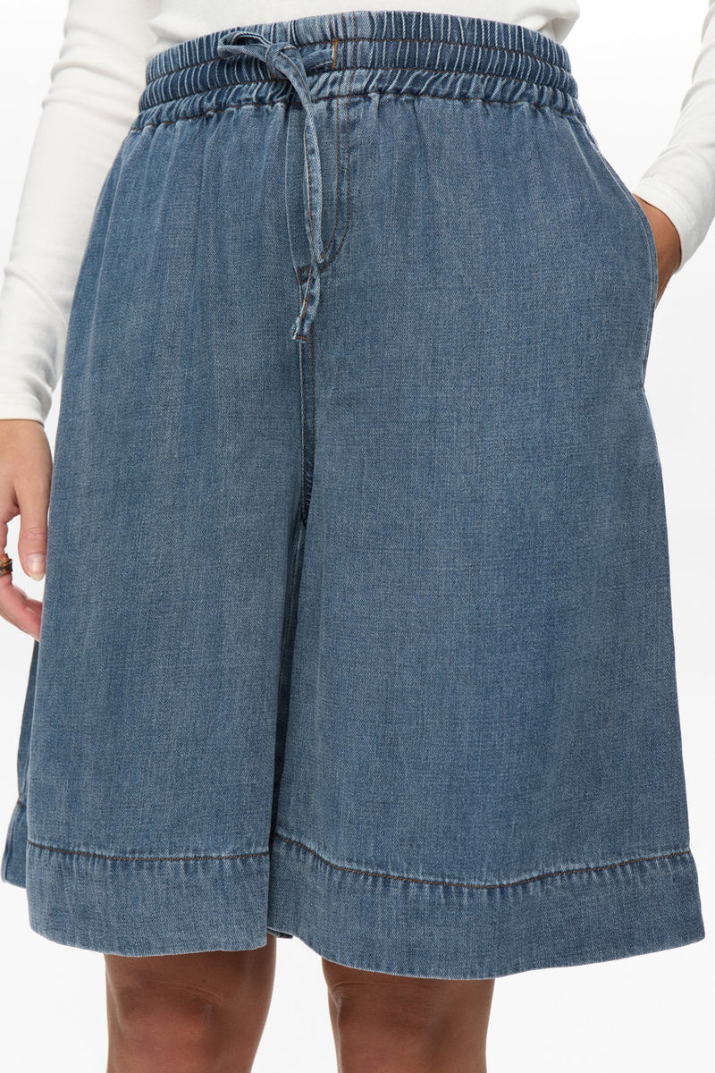 Numph-Women_s-Nuelida-Shorts-Stonewash-Denim-706460-3160_2