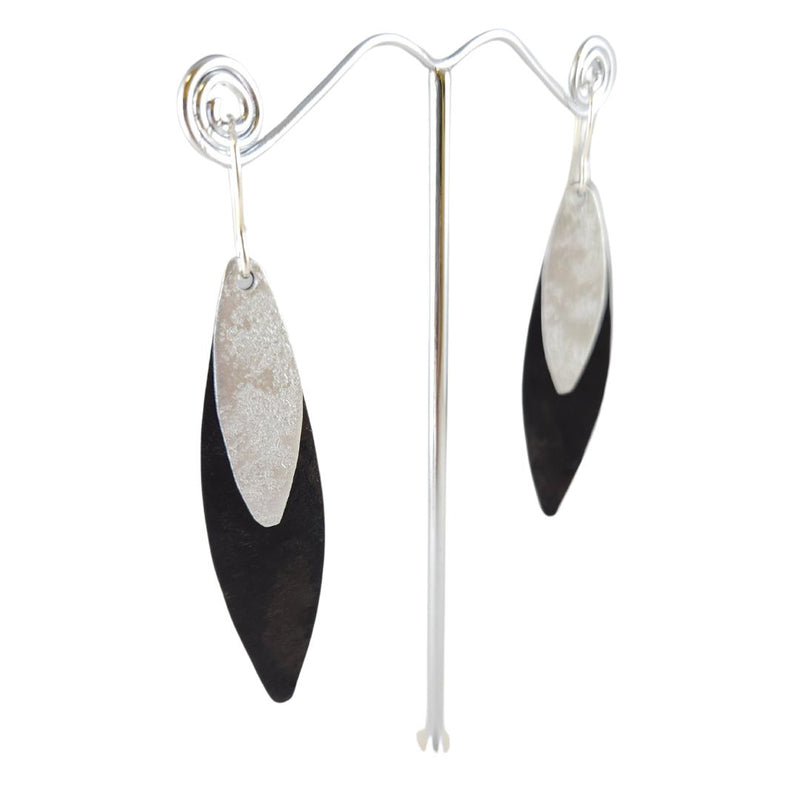 Oana_Millet_Earring_medium-e275-blk-sil