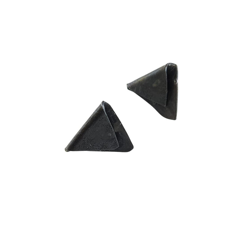 Oana_Millet_Stud-Earring_E3829-black