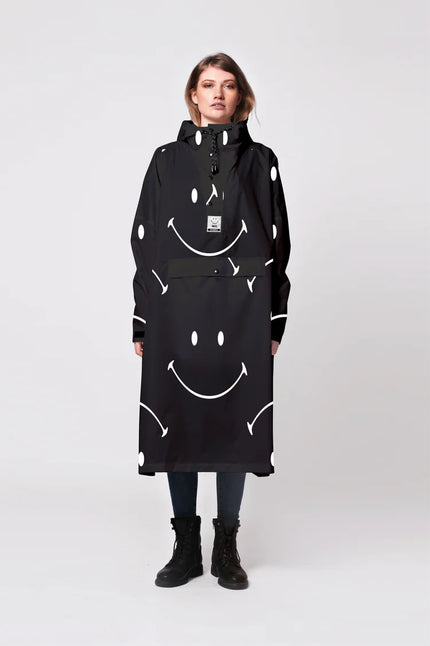 Rainkiss-Rain-Poncho-Smiley_on_Rainkiss_-_Classic_Smile
