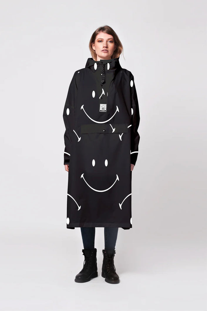 Rainkiss-Rain-Poncho-Smiley_on_Rainkiss_-_Classic_Smile