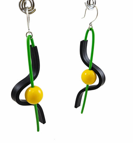 Samuel-Coraux-earring-70s-asymetrique-noirvertperlejaune