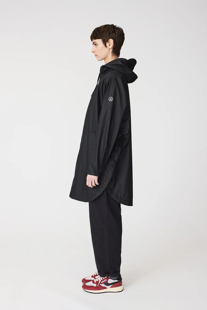 tanta-sky-raincoat-black